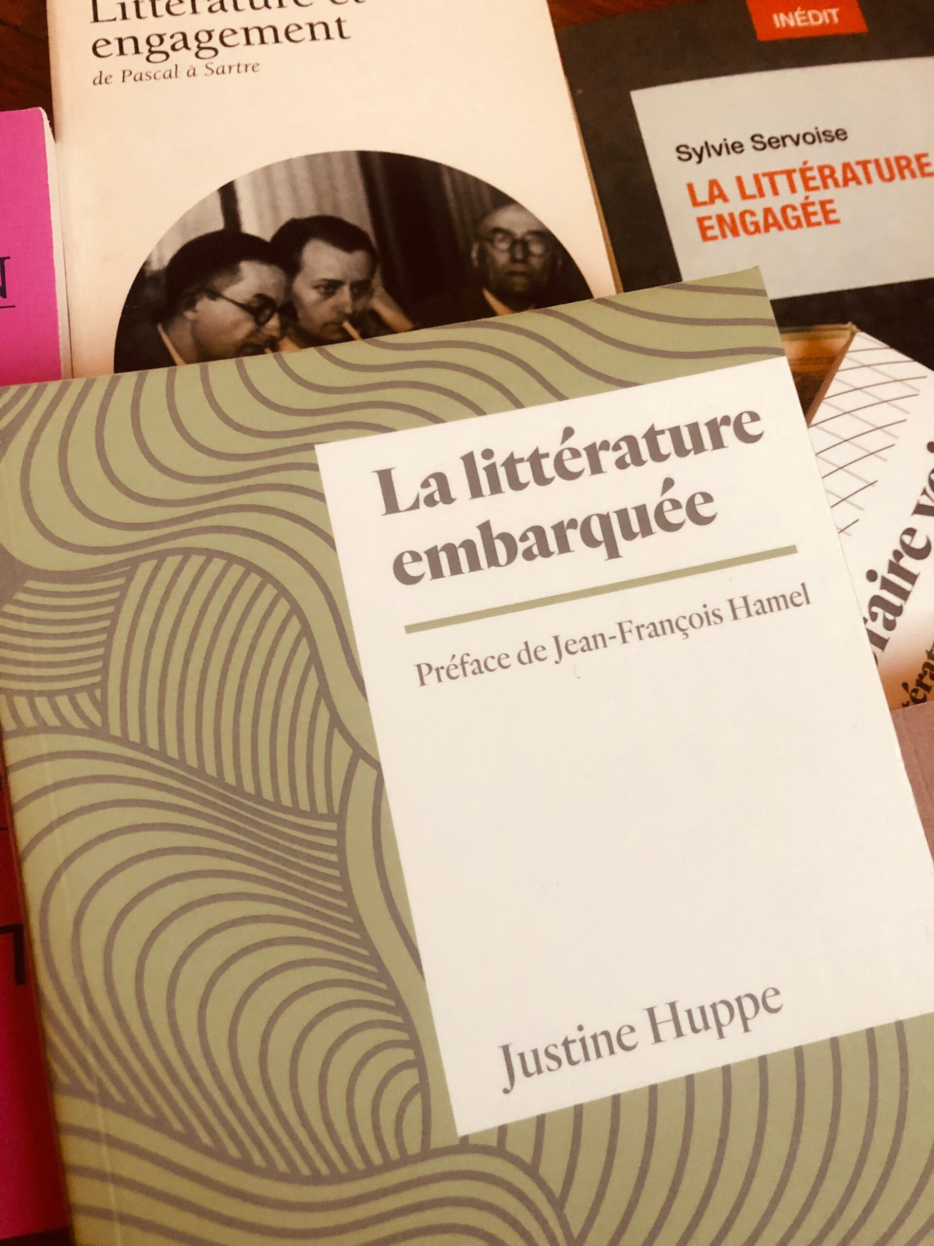 Plongée au Cœur de la Littérature Engagée : Quand les Mots Deviennent un Combat